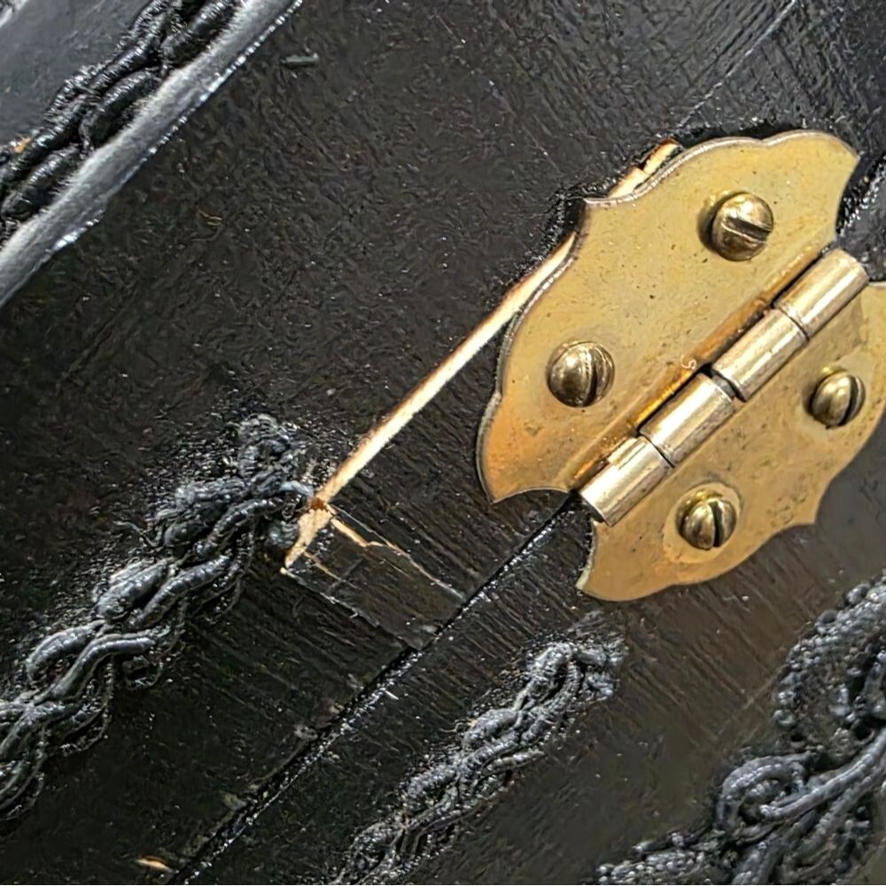 Black Oval Wood Box Handbag Twist Plastic Top Handle Intricate Lace Like Detail - Picture 7 of 15